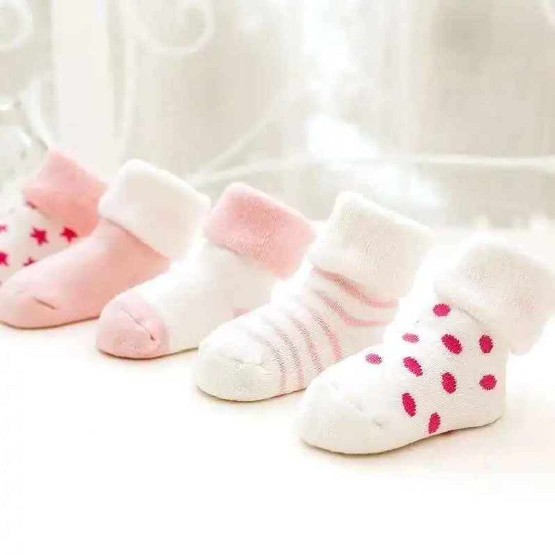 Kit Meias de Pelúcia Infantil Confortável para seu Bebê 5 Pares - Luvala